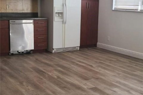 Casa en alquiler en Fort Lauderdale, Florida, 3 dormitorios, 180.51 m2 № 1216119 - foto 1