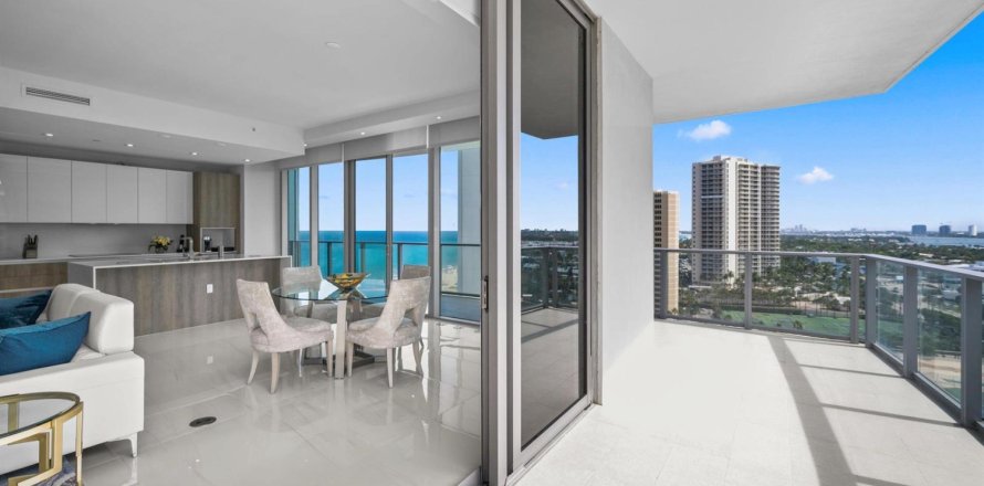 Condo à Riviera Beach, Floride, 2 chambres № 2077875