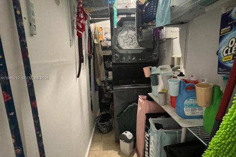 Casa en venta en Miami, Florida, 3 dormitorios, 124.86 m2 № 2002569 - foto 8