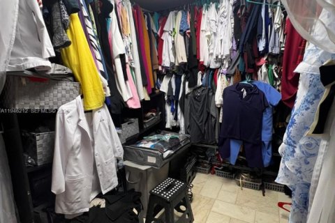 Casa en venta en Miami, Florida, 3 dormitorios, 124.86 m2 № 2002569 - foto 11