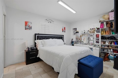 House in Miami, Florida 3 bedrooms, 124.86 sq.m. № 2002569 - photo 23