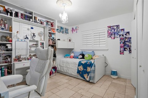 House in Miami, Florida 3 bedrooms, 124.86 sq.m. № 2002569 - photo 26