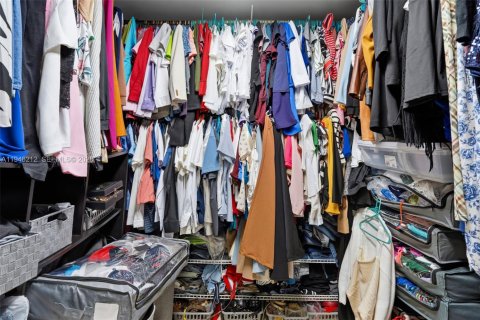 House in Miami, Florida 3 bedrooms, 124.86 sq.m. № 2002569 - photo 29