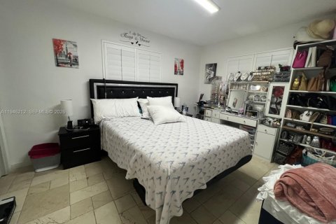 Casa en venta en Miami, Florida, 3 dormitorios, 124.86 m2 № 2002569 - foto 14