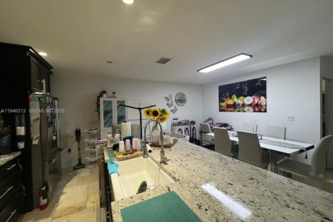 Casa en venta en Miami, Florida, 3 dormitorios, 124.86 m2 № 2002569 - foto 6