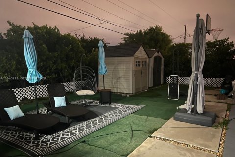 Casa en venta en Miami, Florida, 3 dormitorios, 124.86 m2 № 2002569 - foto 16