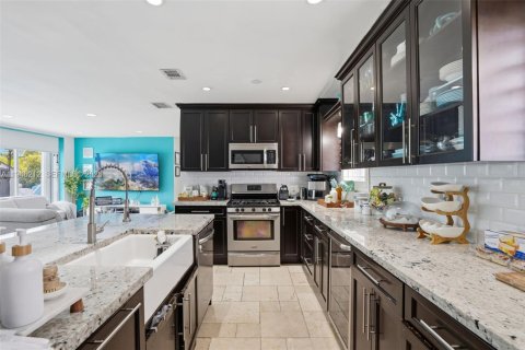 House in Miami, Florida 3 bedrooms, 124.86 sq.m. № 2002569 - photo 19