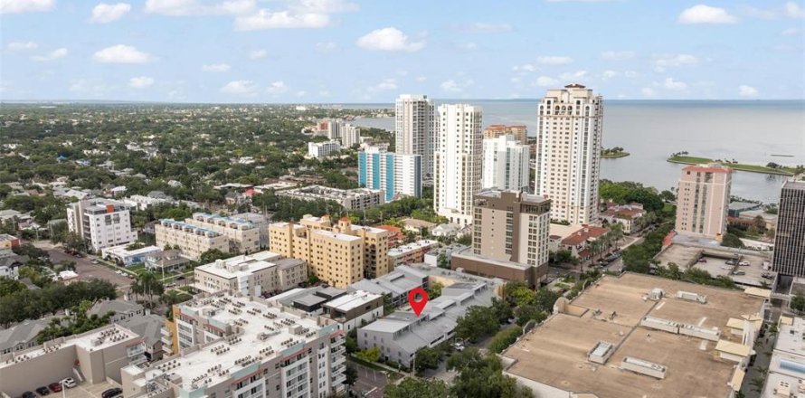 Touwnhouse à Saint Petersburg, Floride 2 chambres, 156.82 m2 № 1803555