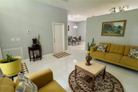 Villa ou maison à vendre à Homestead, Floride: 4 chambres, 178.47 m2 № 2241493 - photo 5