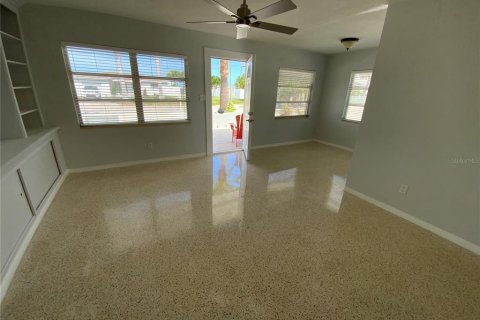 Villa ou maison à vendre à South Pasadena, Floride: 2 chambres, 85.47 m2 № 2221564 - photo 6