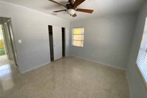 Villa ou maison à vendre à South Pasadena, Floride: 2 chambres, 85.47 m2 № 2221564 - photo 12
