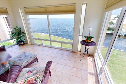 Condo in Punta Gorda, Florida, 2 bedrooms  № 688664 - photo 6