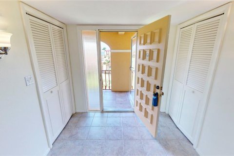 Condo in Punta Gorda, Florida, 2 bedrooms  № 688664 - photo 4