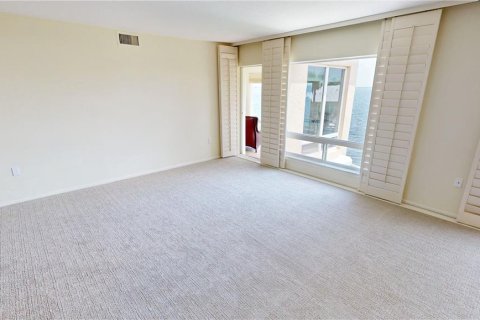 Condo in Punta Gorda, Florida, 2 bedrooms  № 688664 - photo 11