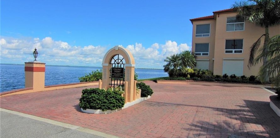 Condo in Punta Gorda, Florida, 2 bedrooms № 688664