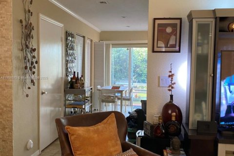 Touwnhouse à louer à North Miami Beach, Floride: 3 chambres, 105.07 m2 № 1964333 - photo 6