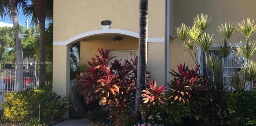 Touwnhouse à North Miami Beach, Floride 3 chambres, 105.07 m2 № 1964333