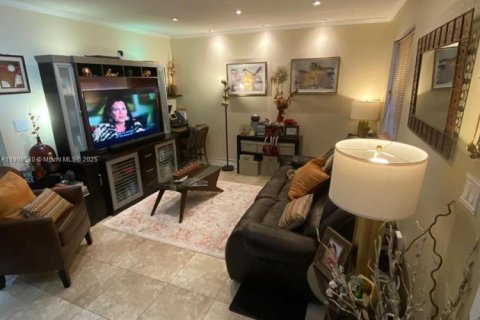 Touwnhouse à louer à North Miami Beach, Floride: 3 chambres, 105.07 m2 № 1964333 - photo 5