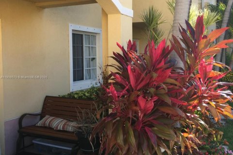 Touwnhouse à louer à North Miami Beach, Floride: 3 chambres, 105.07 m2 № 1964333 - photo 2