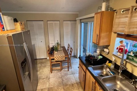 Touwnhouse à louer à North Miami Beach, Floride: 3 chambres, 105.07 m2 № 1964333 - photo 11