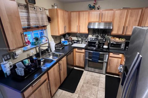 Touwnhouse à louer à North Miami Beach, Floride: 3 chambres, 105.07 m2 № 1964333 - photo 9