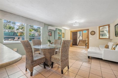 House in Port Orange, Florida 3 bedrooms, 308.62 sq.m. № 1751959 - photo 19