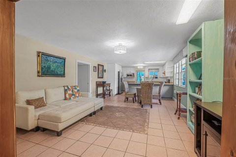 House in Port Orange, Florida 3 bedrooms, 308.62 sq.m. № 1751959 - photo 15