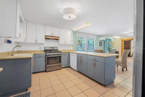 House in Port Orange, Florida 3 bedrooms, 308.62 sq.m. № 1751959 - photo 21