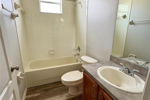 Casa en alquiler en Spring Hill, Florida, 3 dormitorios, 207.45 m2 № 1915691 - foto 17