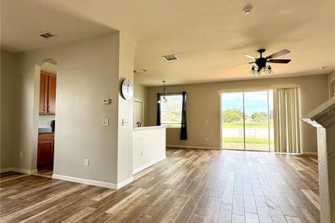 Casa en alquiler en Spring Hill, Florida, 3 dormitorios, 207.45 m2 № 1915691 - foto 6