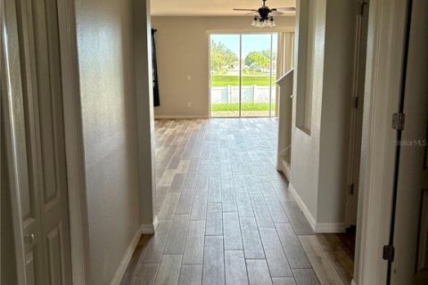 Casa en alquiler en Spring Hill, Florida, 3 dormitorios, 207.45 m2 № 1915691 - foto 2