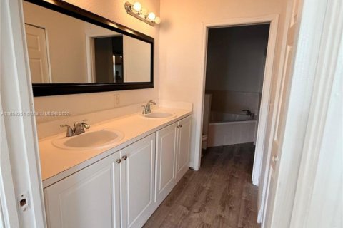 Adosado en venta en Homestead, Florida, 4 dormitorios, 161.28 m2 № 1882478 - foto 23
