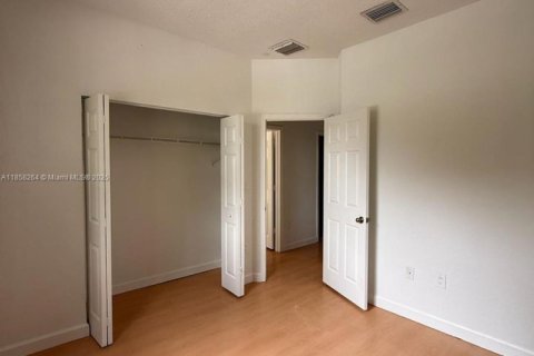 Adosado en venta en Homestead, Florida, 4 dormitorios, 161.28 m2 № 1882478 - foto 16