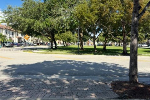 Купить таунхаус в Хомстед, Флорида 4 спальни, 161.28м2, № 1882478 - фото 30