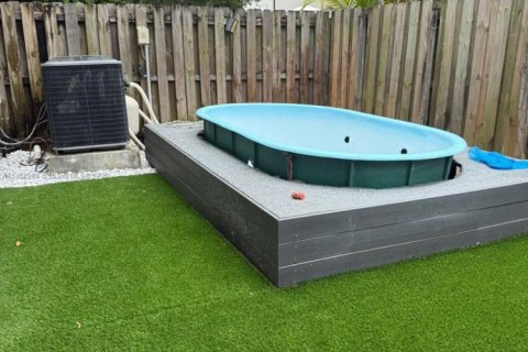 Adosado en venta en Homestead, Florida, 4 dormitorios, 161.28 m2 № 1882478 - foto 9