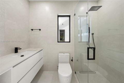 Casa en venta en North Miami, Florida, 4 dormitorios, 399.48 m2 № 2268164 - foto 18