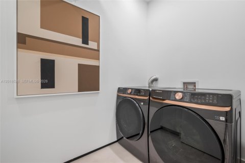 Casa en venta en North Miami, Florida, 4 dormitorios, 399.48 m2 № 2268164 - foto 19