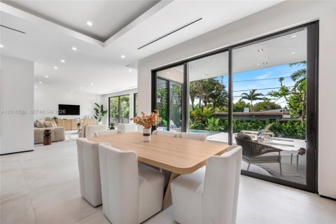Casa en venta en North Miami, Florida, 4 dormitorios, 399.48 m2 № 2268164 - foto 10