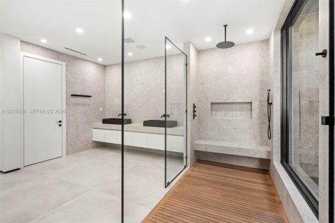 Casa en venta en North Miami, Florida, 4 dormitorios, 399.48 m2 № 2268164 - foto 25