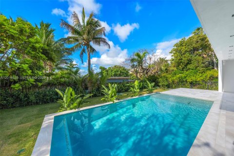 Casa en venta en North Miami, Florida, 4 dormitorios, 399.48 m2 № 2268164 - foto 14