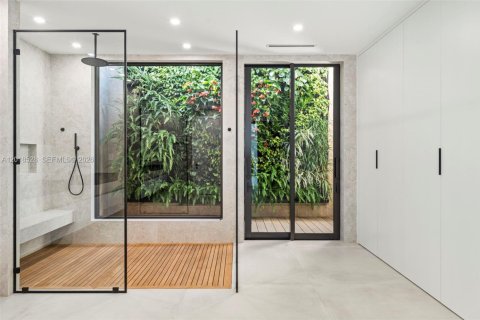 Casa en venta en North Miami, Florida, 4 dormitorios, 399.48 m2 № 2268164 - foto 26