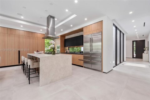 Casa en venta en North Miami, Florida, 4 dormitorios, 399.48 m2 № 2268164 - foto 8