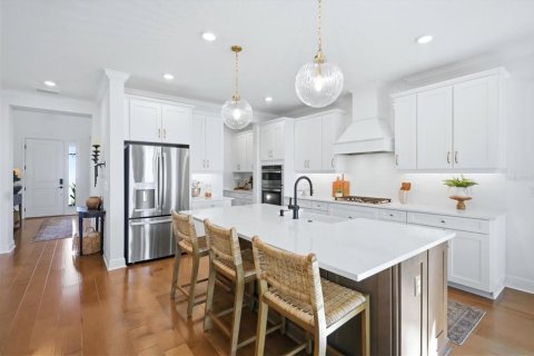 House in Lakewood Ranch, Florida 5 bedrooms, 331.94 sq.m. № 2359359 - photo 11