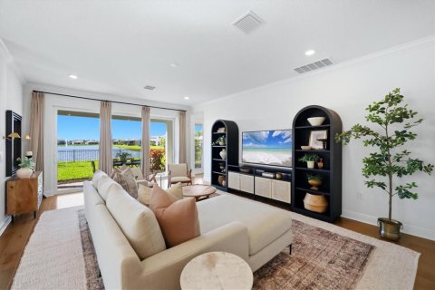 House in Lakewood Ranch, Florida 5 bedrooms, 331.94 sq.m. № 2359359 - photo 6