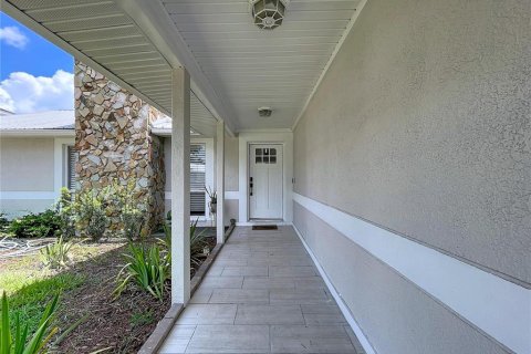 House in Tampa, Florida 3 bedrooms, 213.4 sq.m. № 2199360 - photo 15