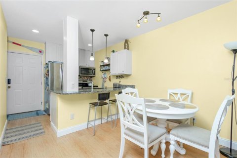 Condo in Englewood, Florida, 2 bedrooms  № 1841486 - photo 6