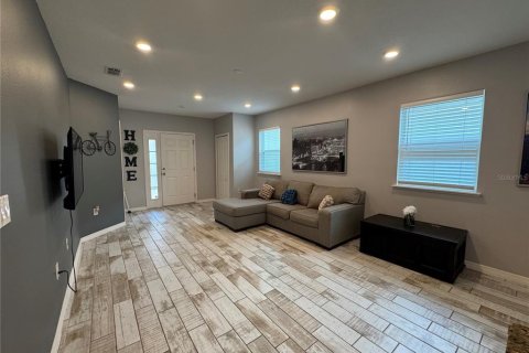 Villa ou maison à vendre à DeLand, Floride: 3 chambres, 122.45 m2 № 2135103 - photo 4