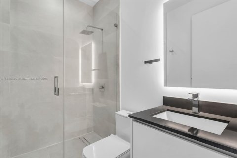 Touwnhouse à vendre à Miami, Floride: 4 chambres, 236.9 m2 № 1770371 - photo 14