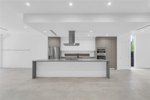 Touwnhouse à vendre à Miami, Floride: 4 chambres, 236.9 m2 № 1770371 - photo 8