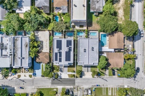 Touwnhouse à vendre à Miami, Floride: 4 chambres, 236.9 m2 № 1770371 - photo 5